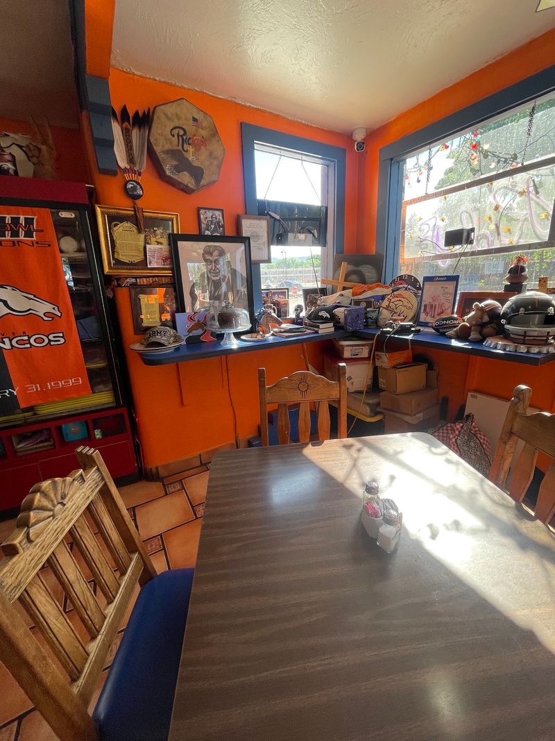Regulars Give The Dining Room Its Energy