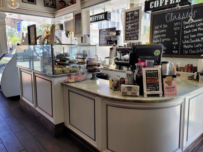 A Grab-and-Go Ice Cream and Cookie Shop