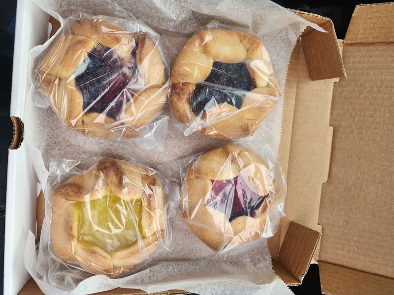 Neesie's Sweet Dough Pies, Crowley, LA