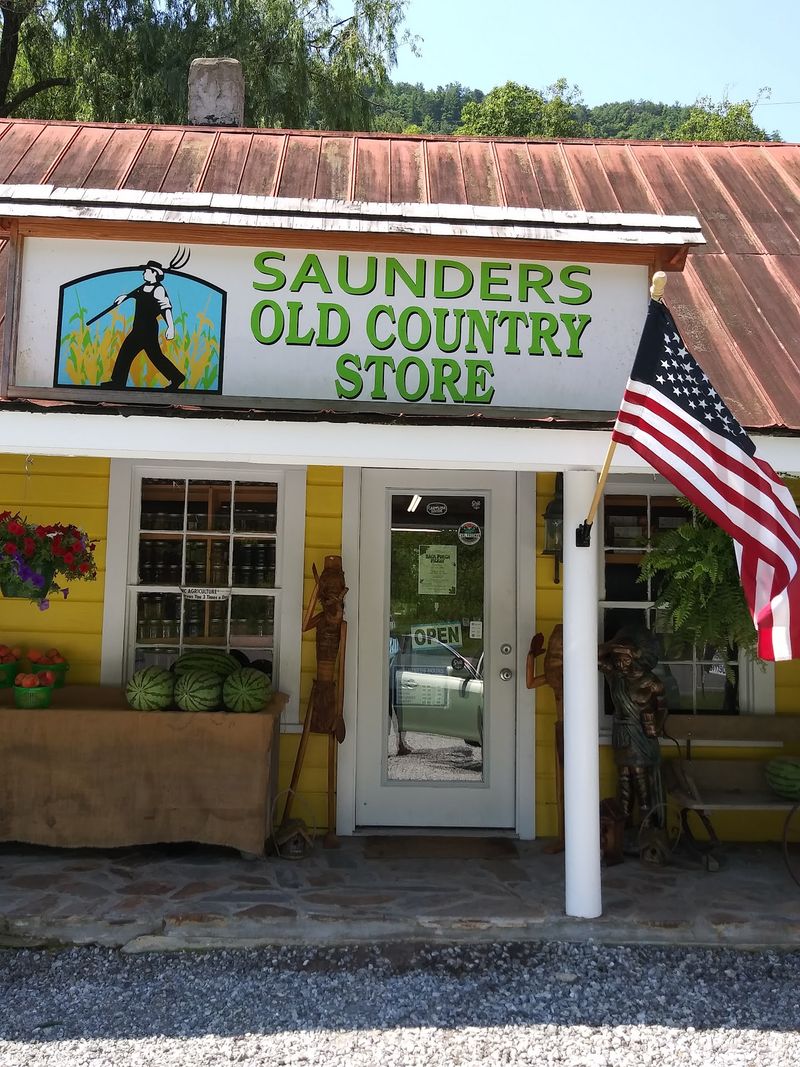 Saunders Old Country Store
