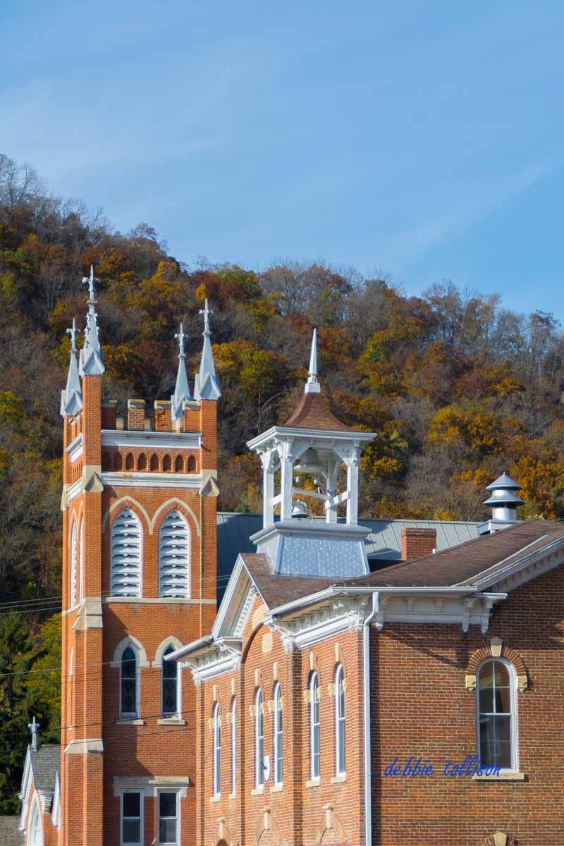 Fountain City Runs Between The River And Limestone Bluffs