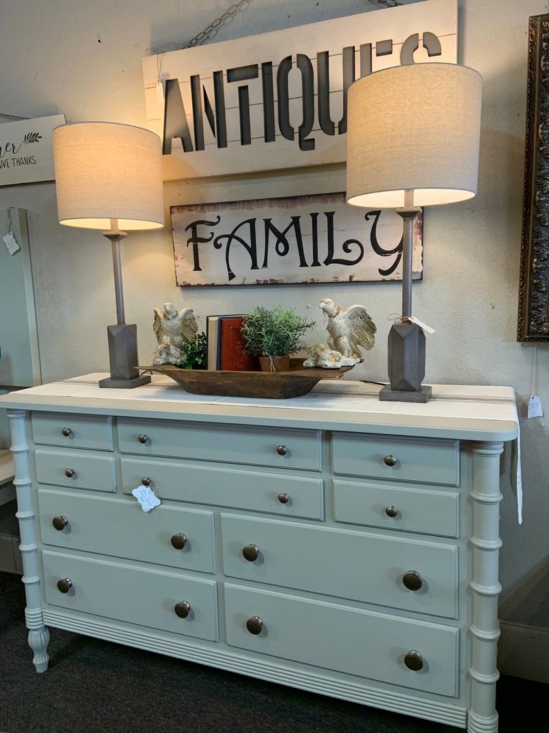 Unique Finds Antiques & More, Lafayette