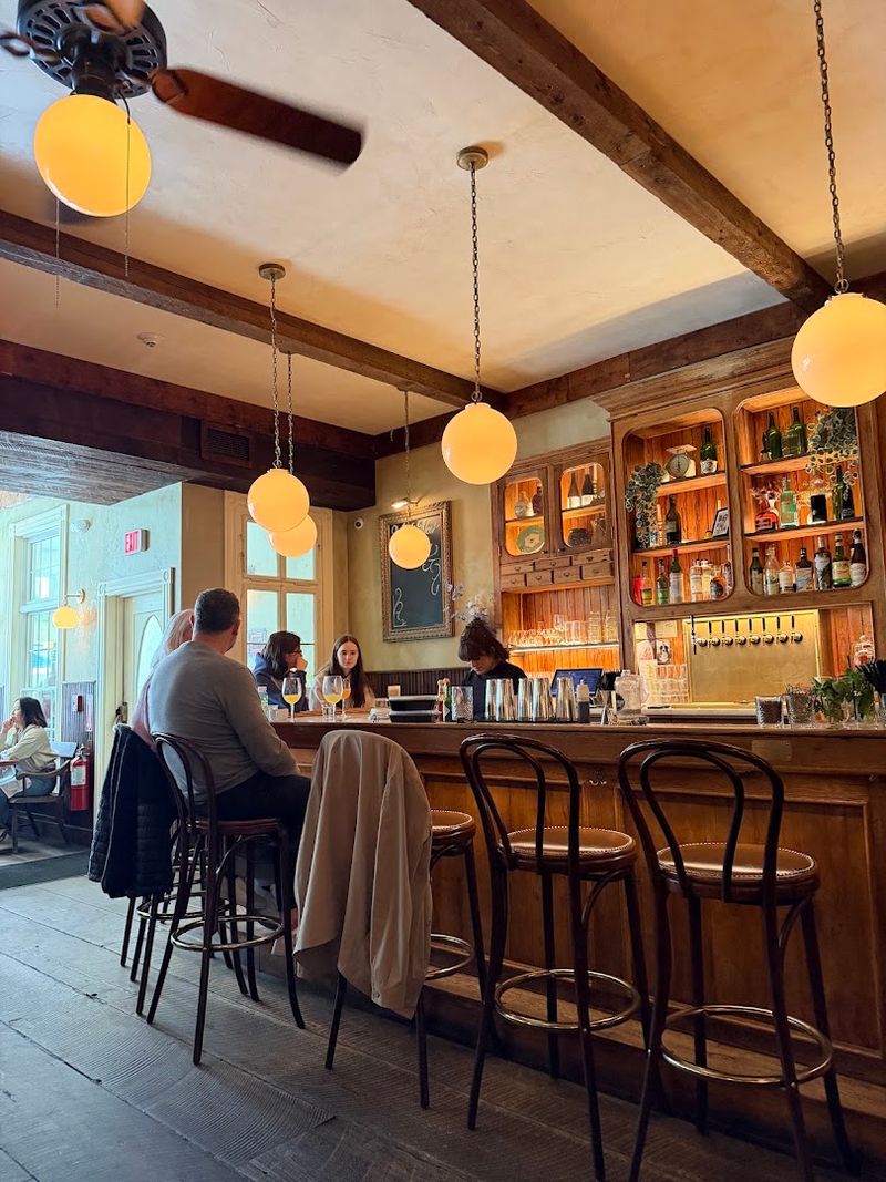Waverly Kitchen & Bar 