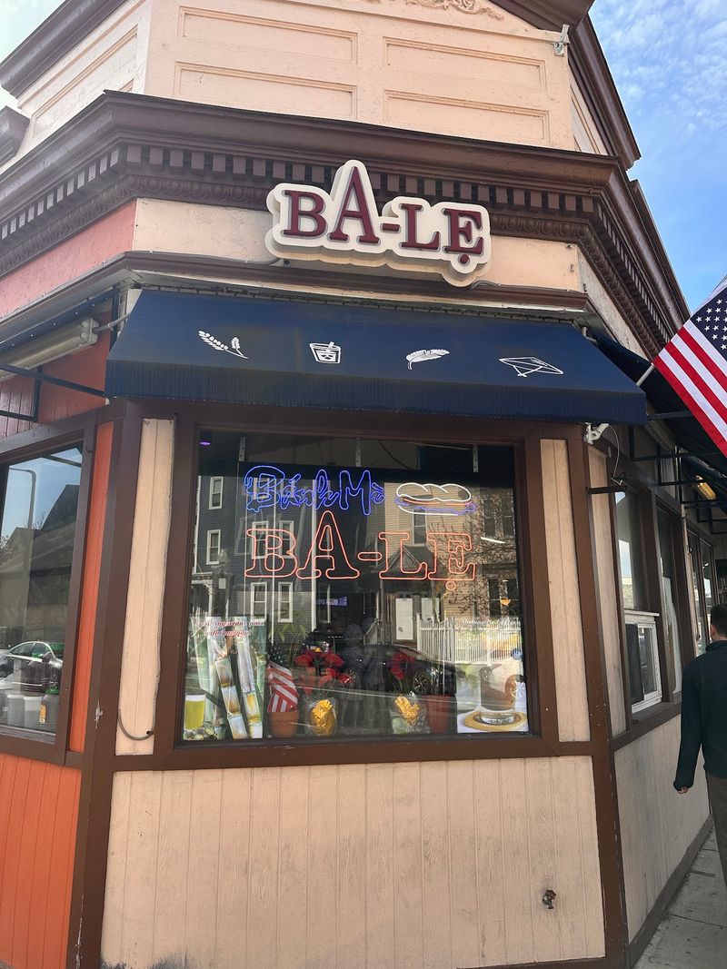 Bánh Mì Ba Lẹ & Bakery