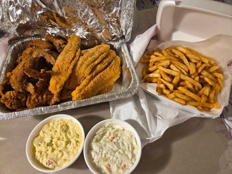 Big JJ Fish & Chicken, Davenport