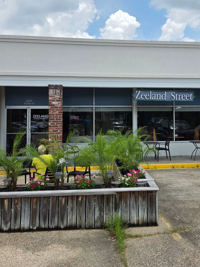 Zeeland Street