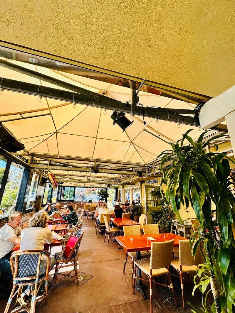 A Lively, Homey Atmosphere