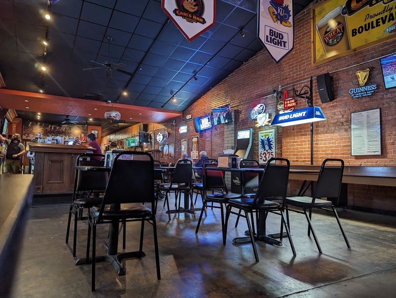 Carl's Bar & Delicatessen, Hutchinson
