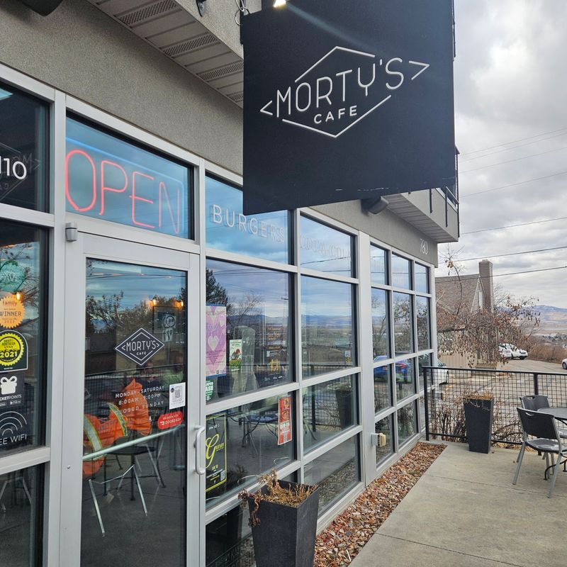 Morty's Cafe: Logan, Logan