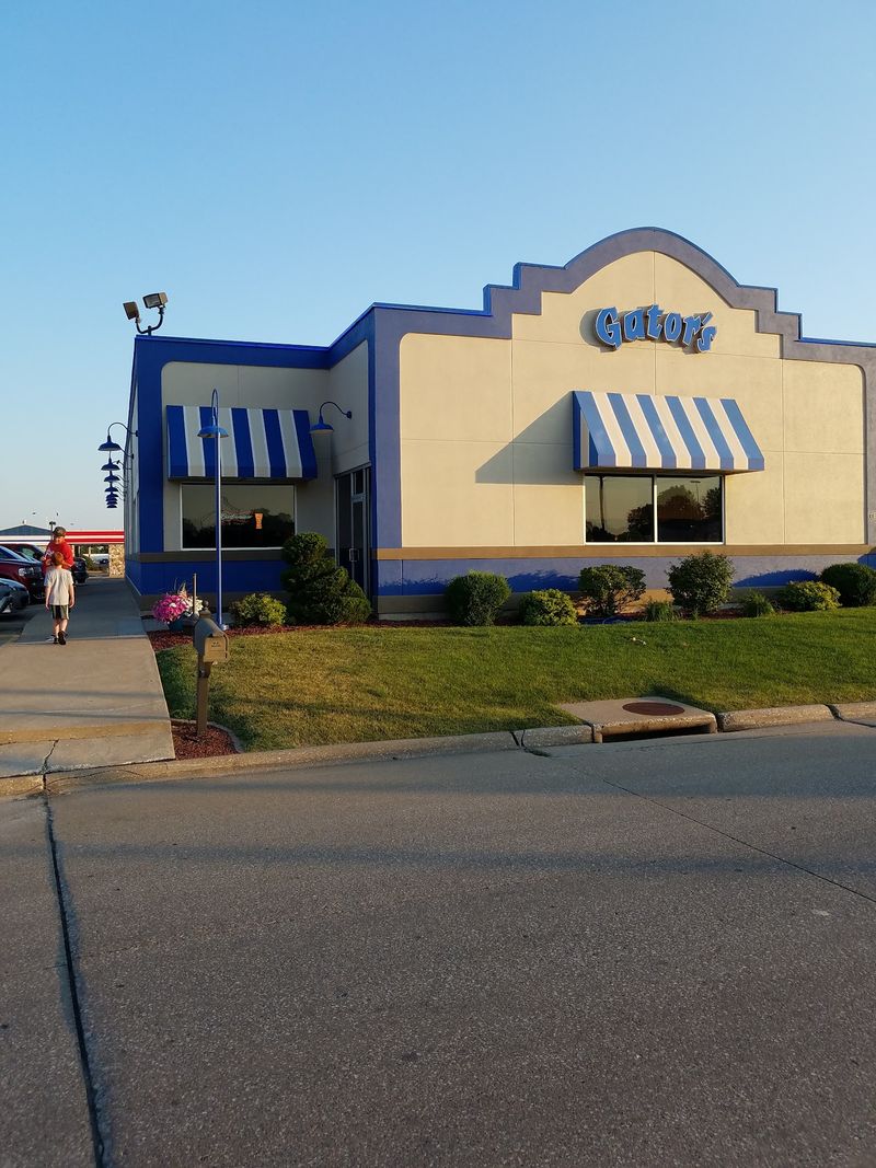 Gator's Grill & Spirits, Burlington