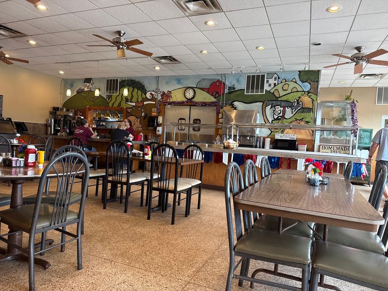 Family Table Diner, Osceola