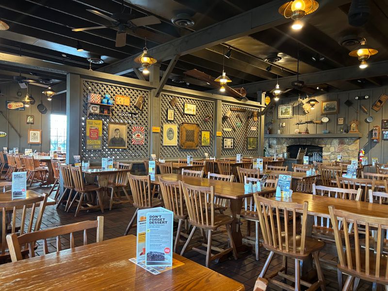 Cracker Barrel Old Country Store, Davenport