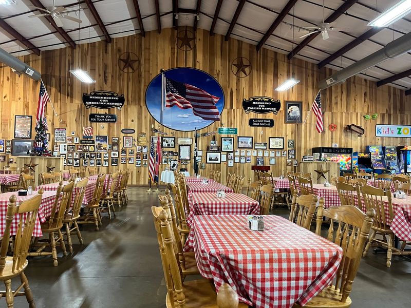 The Manor Continues The Buffet Tradition At A Familiar Dickson Location