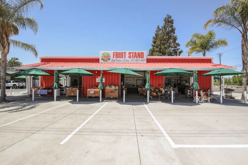 J & J Farm Fresh Produce, Hughson, CA