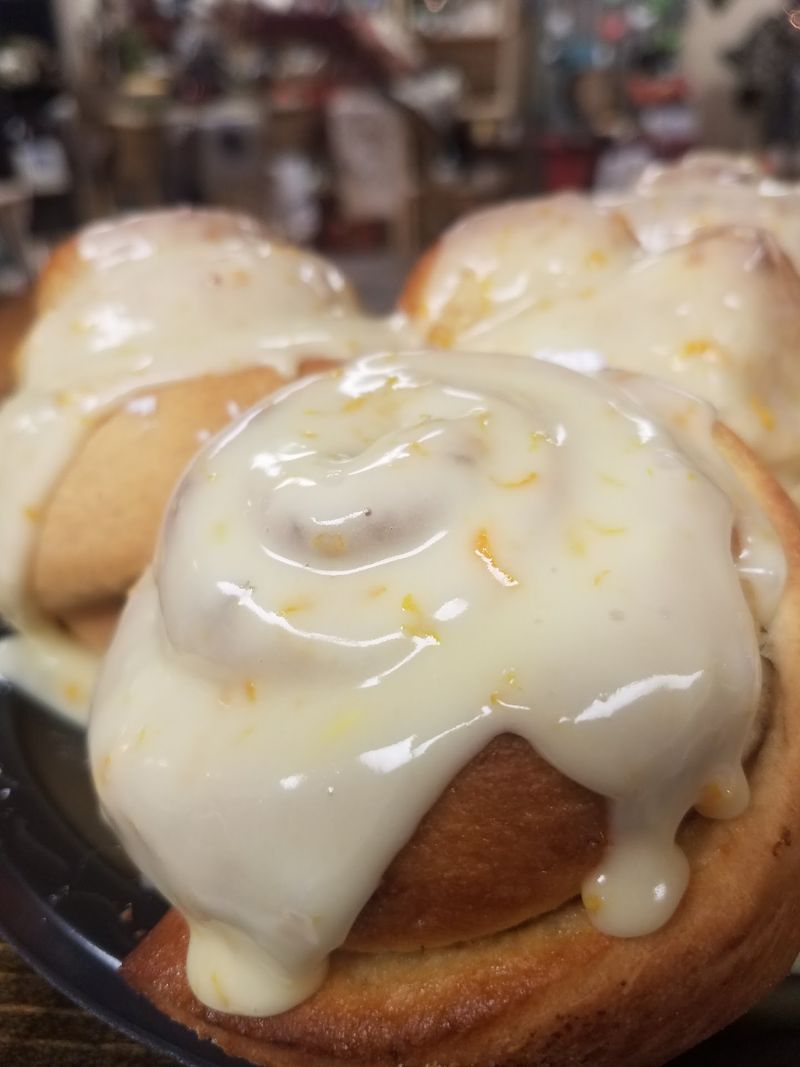 Cinnamon Rolls That Come in Big and Bite-Size