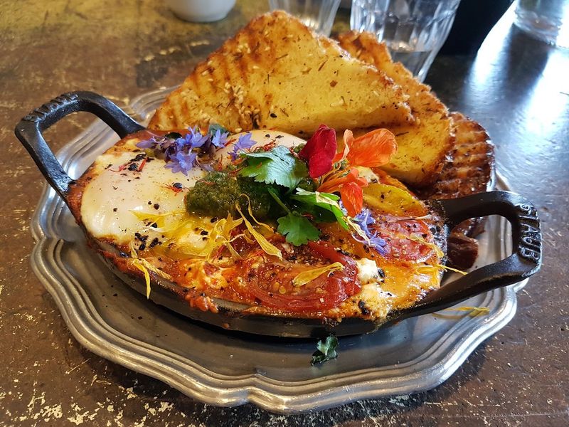 Eggshell Bistro 