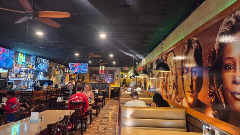 Fiesta Cancun, Lawrence