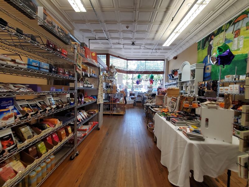 Au Marché, The European Market In Lawrence
