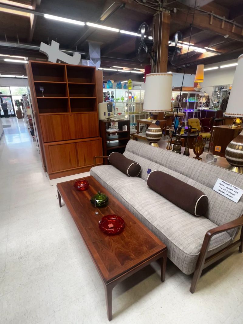 Mid-Century Pieces Steal The Spotlight