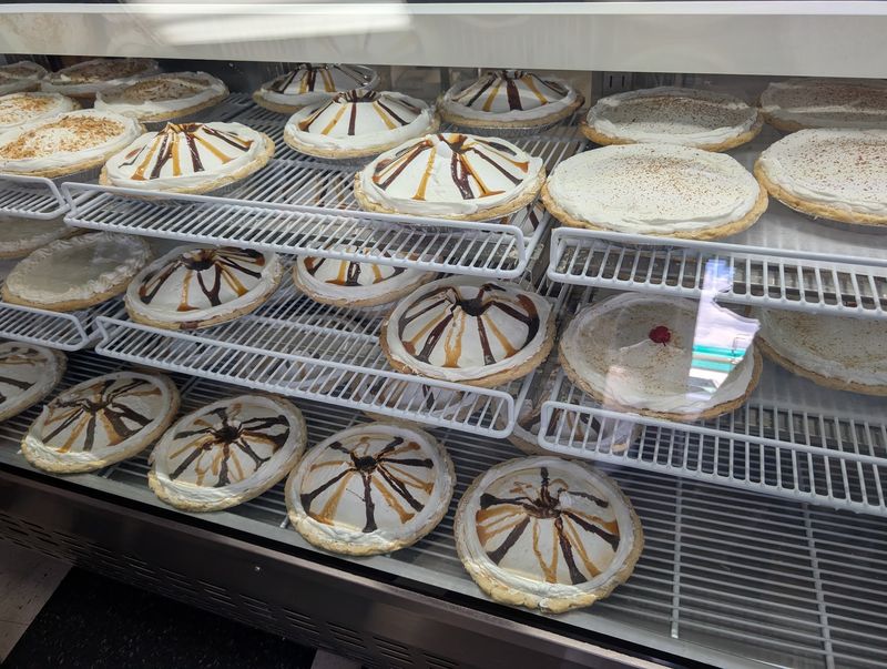 A Bakery Stop That Knows Its Own Lane