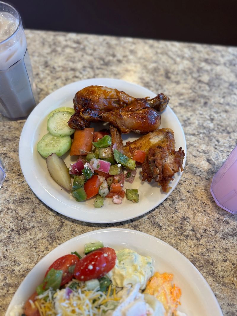 Couples And Solo Diners Get A Low Pressure Meal