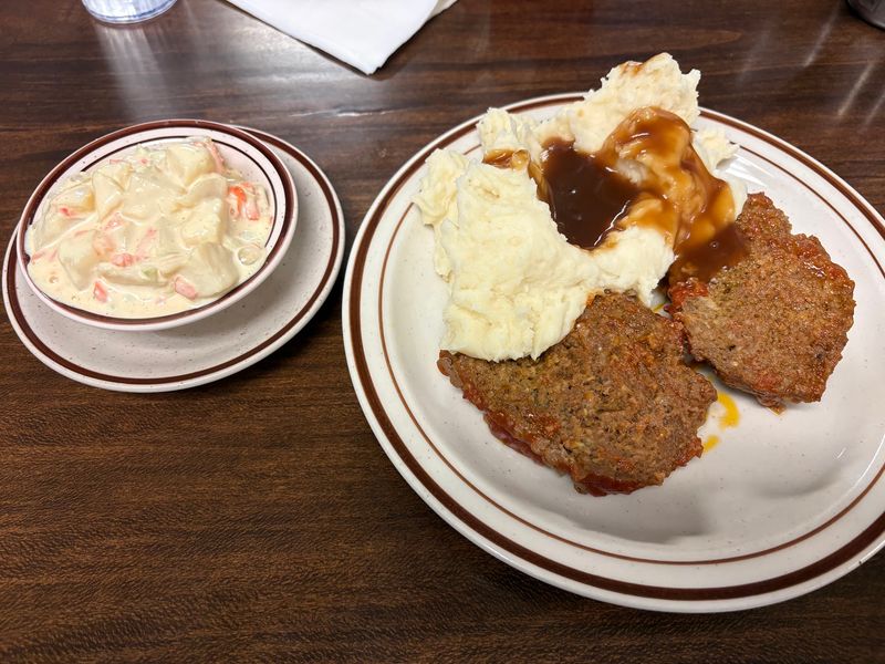 Amish Cooks and the Story Behind the Kitchen