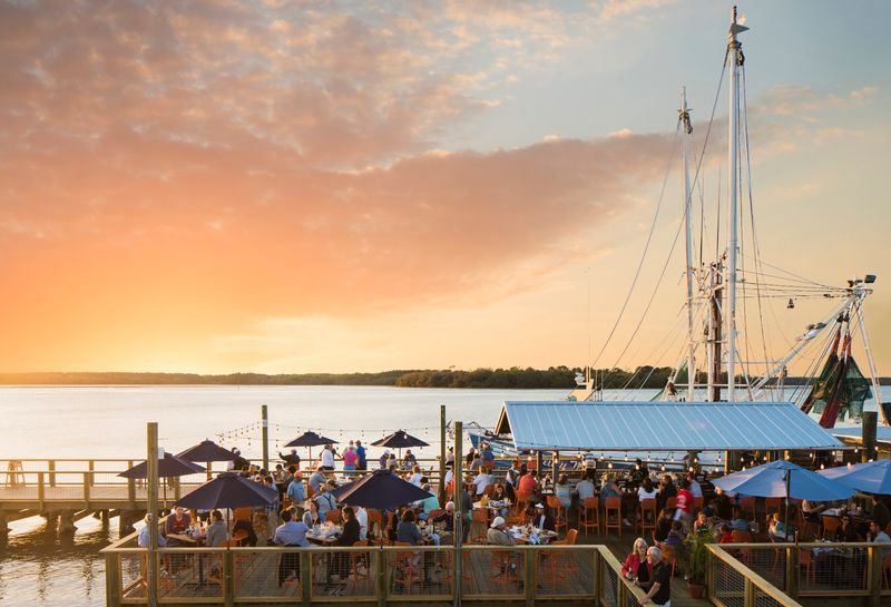 What To Know Before Visiting Hudson's Seafood House On The Docks