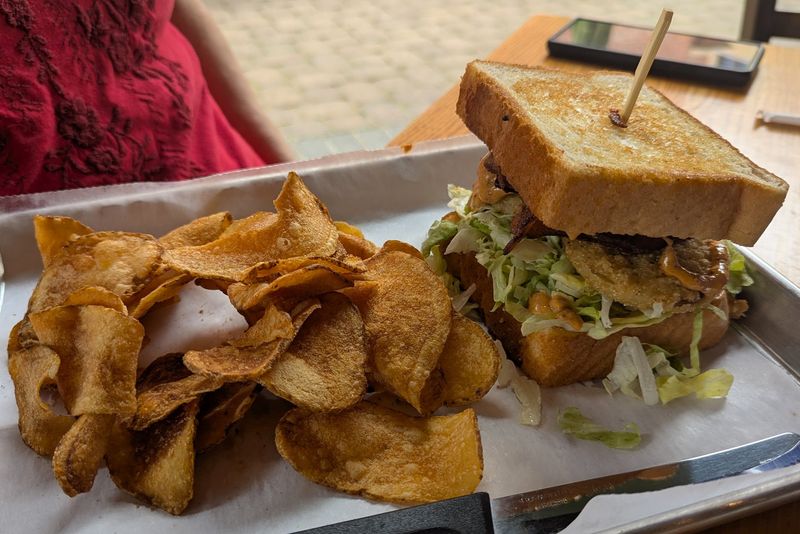 Burgers, Melts, and Made-from-Scratch Chips