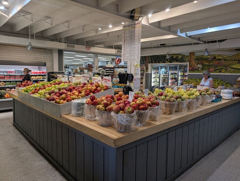 Brown's Orchards & Farm Market