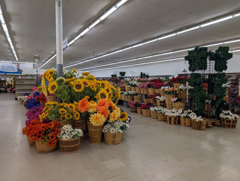 Home Décor And Floral Supplies Can Pull You Indoors