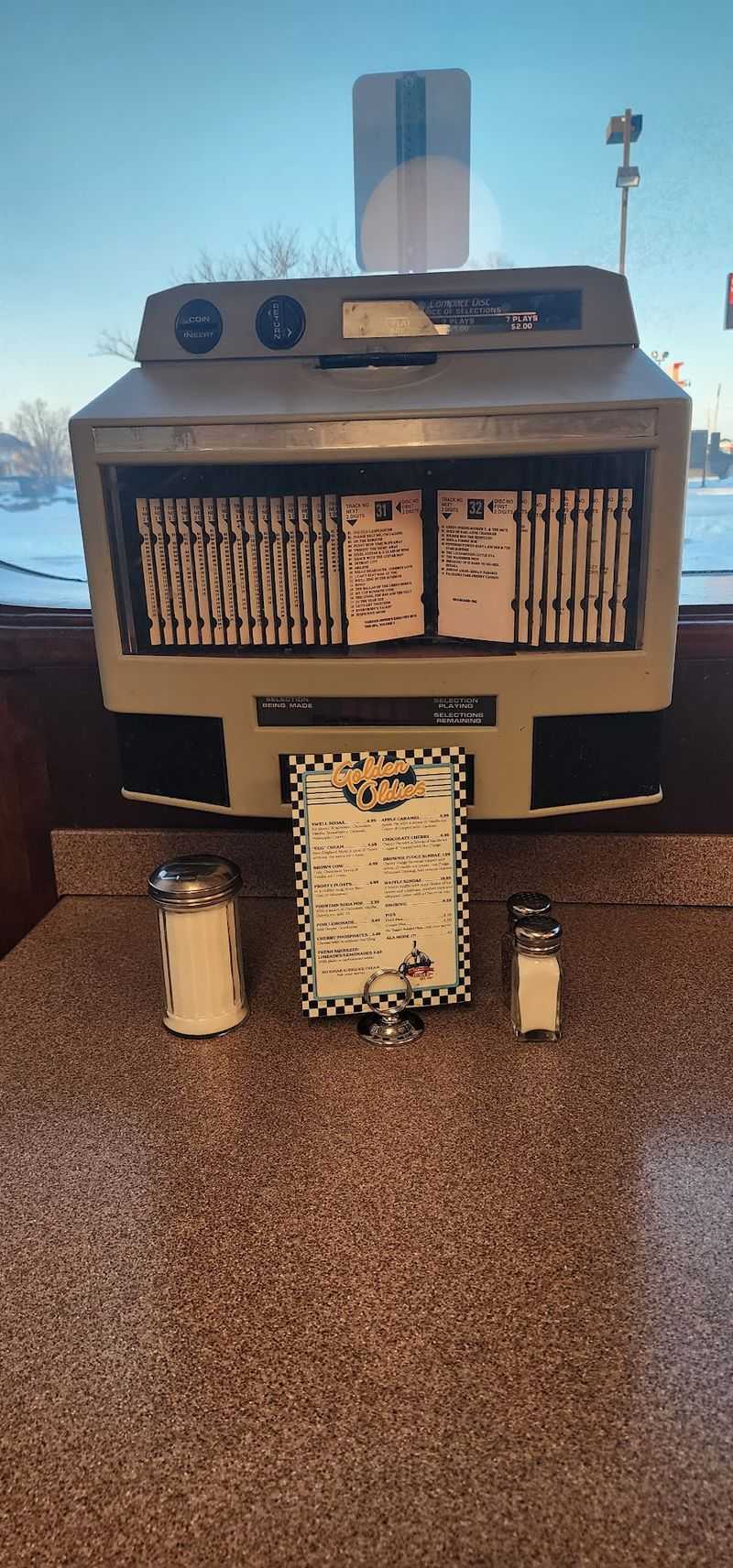 Tabletop Jukeboxes Still Sit At Every Booth