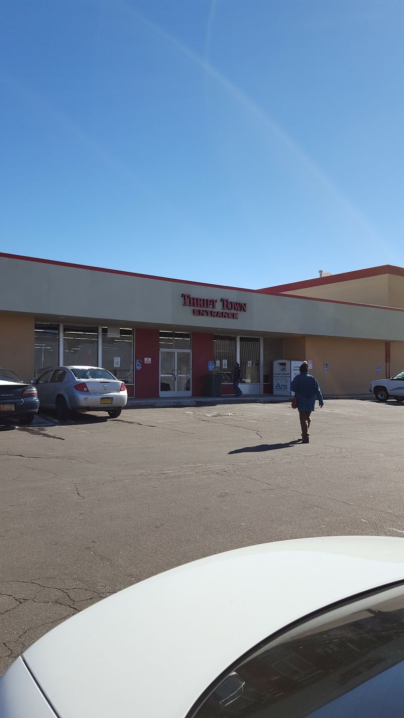 Hours, Parking, and Planning Your Visit