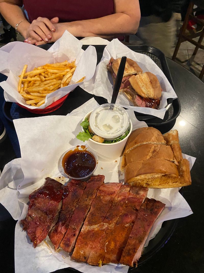Ribs and Onion Rings Worth a Detour