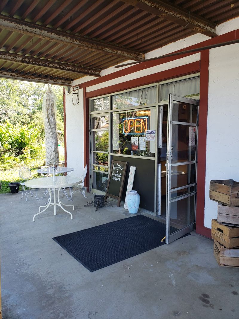 The James Madison Highway Location Is Easy To Work Into A Gordonsville Day