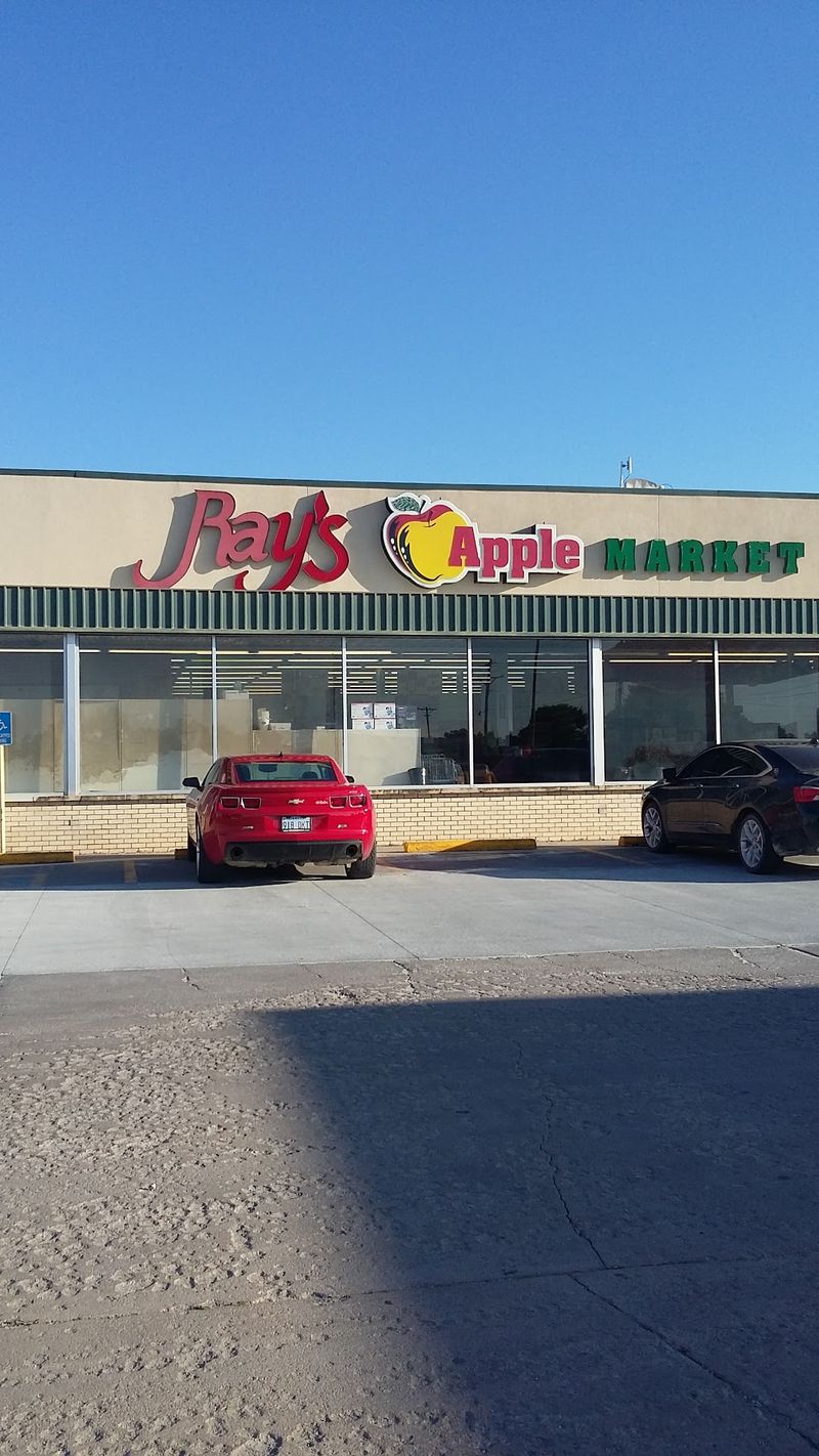 Ray's Apple Market - Clay Center