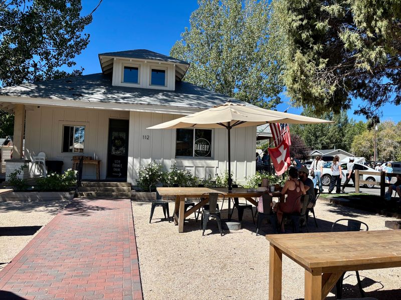 Midway Bakery, Midway