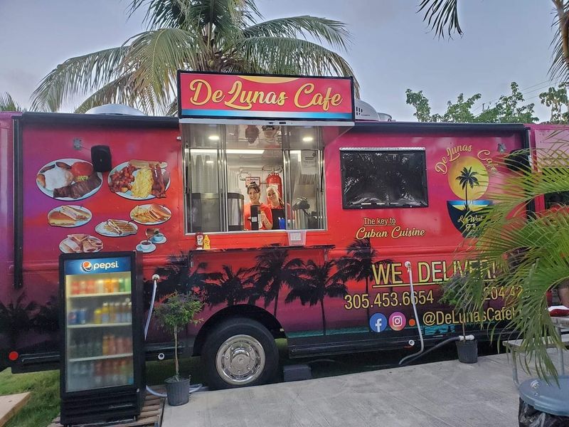Deluna's Cafe