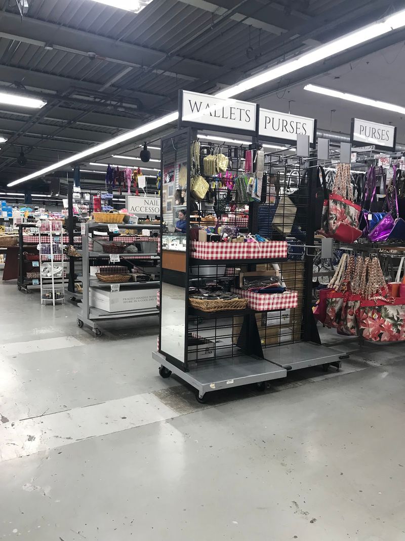 The Clothing Racks Reward Shoppers Who Know Their Numbers
