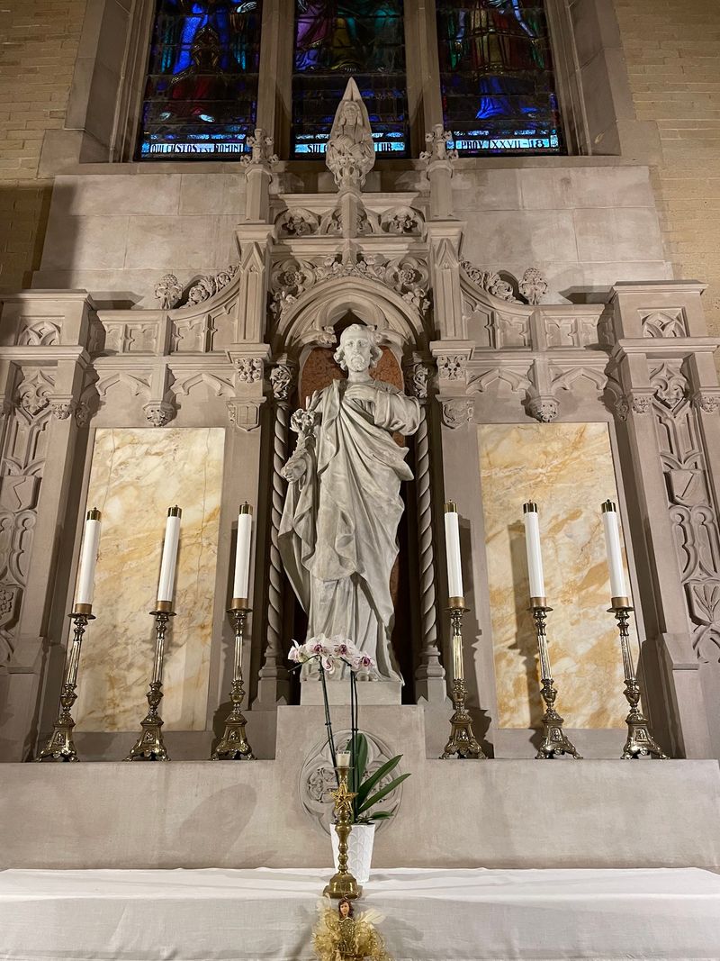 The side adoration chapel