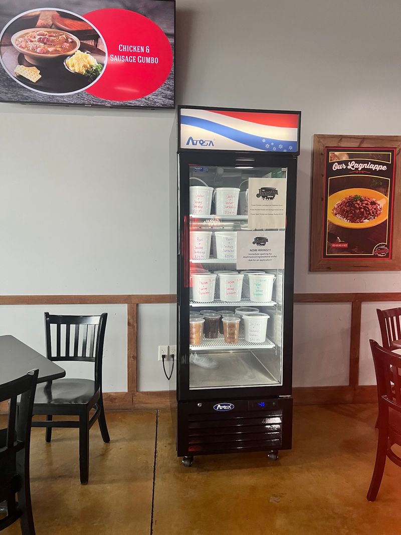 A Clean, No-Frills Fast-Casual Setting