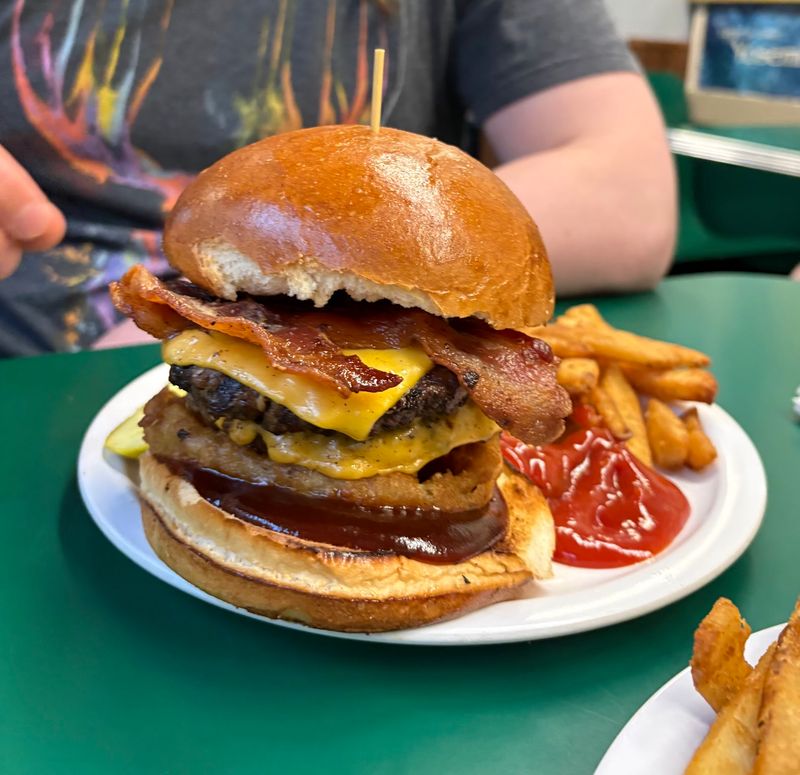 Why the Smiling Diner Earns a Stop