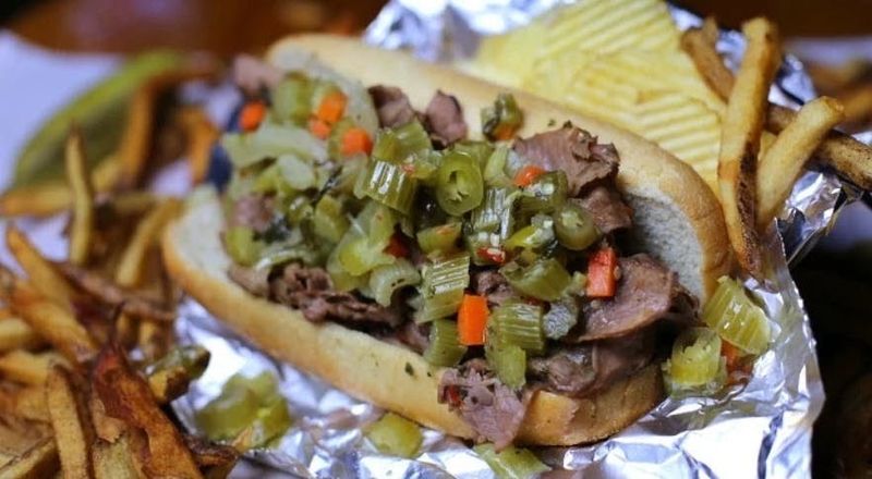 Italian Beef Lets You Decide How Messy Lunch Gets