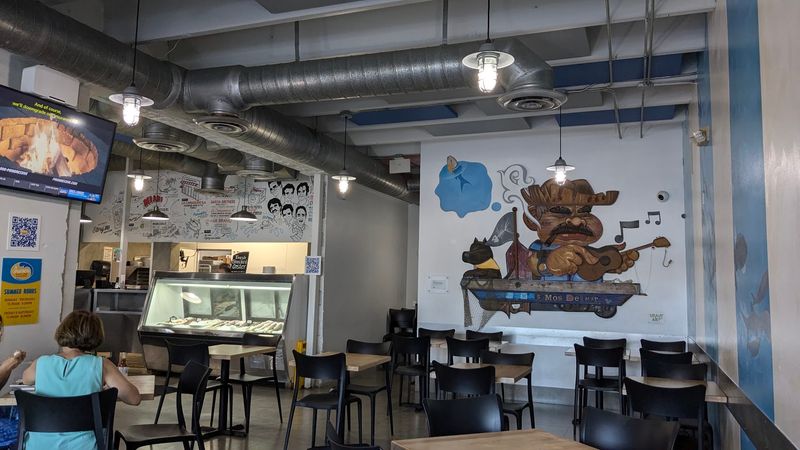 La Camaronera Seafood Joint and Fish Market, Miami