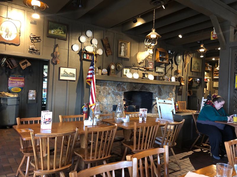Cracker Barrel Old Country Store, Council Bluffs