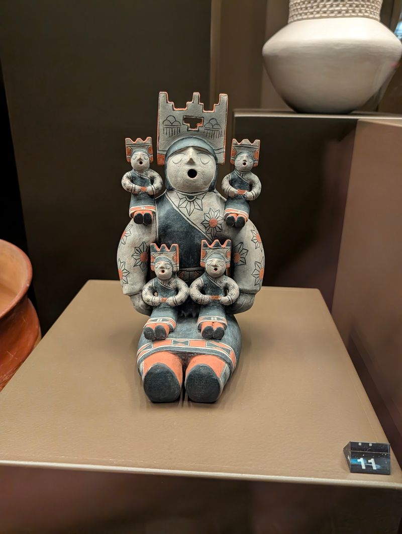 Shumakolowa Native Arts and Artist Markets