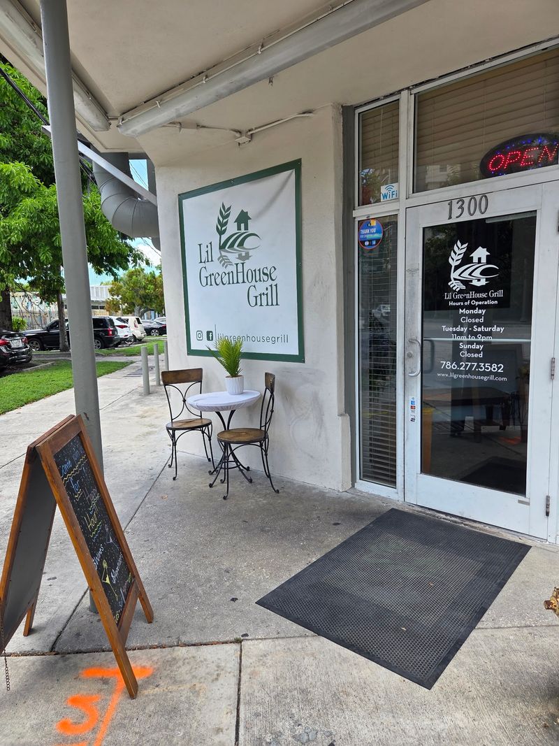 Lil Greenhouse Grill, Miami, FL