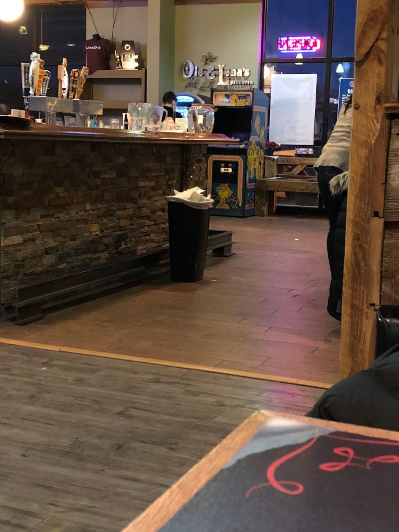 Ole & Lena's Pizzeria