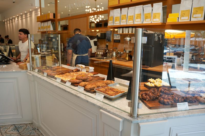 Neoklasik Modern Artisan Bakery 