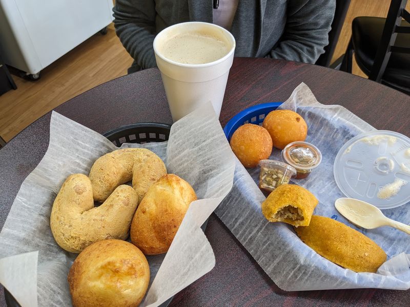 Santa Ana's Colombian Bakery & Sandwich Shop, Town 'N' Country, FL