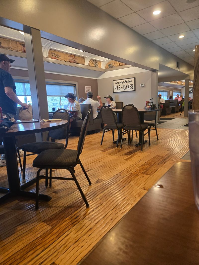 Service That Remembers Your Water Glass